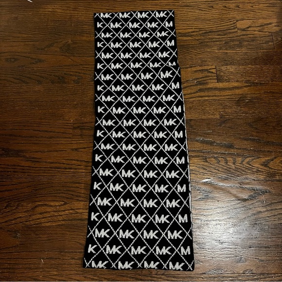 Michael Kors Black and Glittery Silver Logo Infinity Scarf NWT - Picture 2 of 7